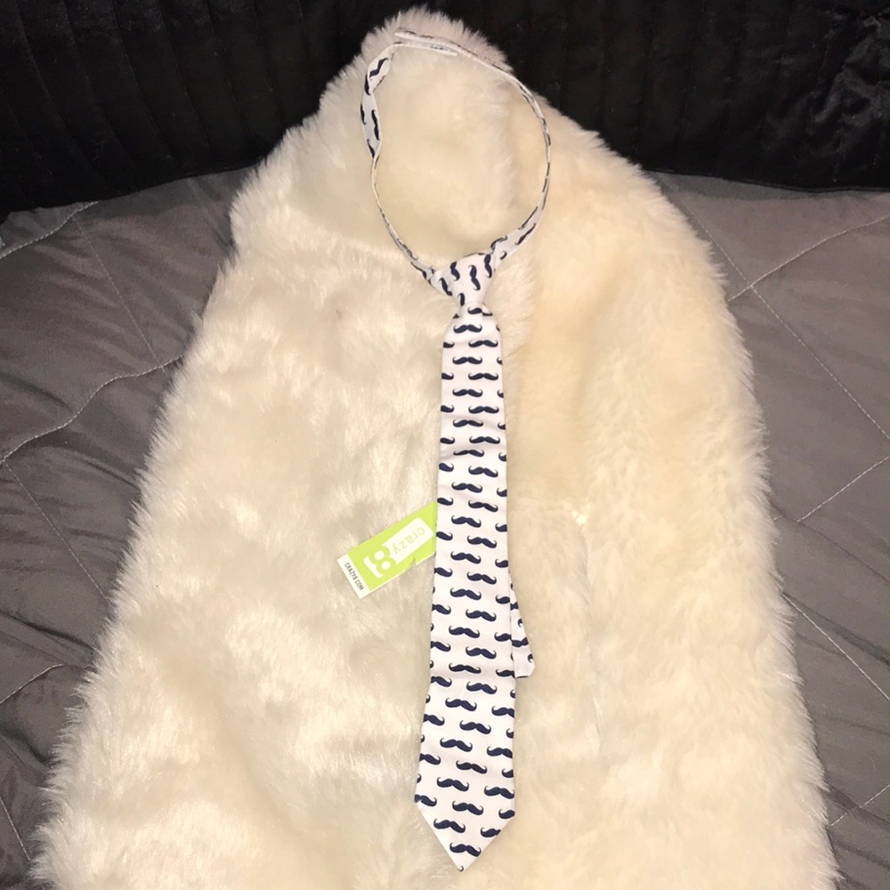 Crazy 8 White and Navy Blue Mustache Tie NEW! One size kids necktie